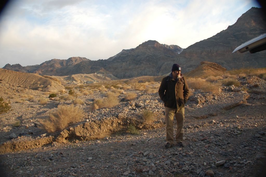 An early morning start at Hole-In-the-Wall.  We parked just around the corner so that we wouldn't ruin any pictures taken by other visitors: